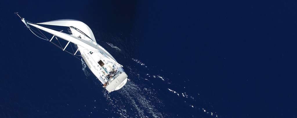 Een instabiele boot op een wilde zee kan voor flinke zeeziekte zorgen